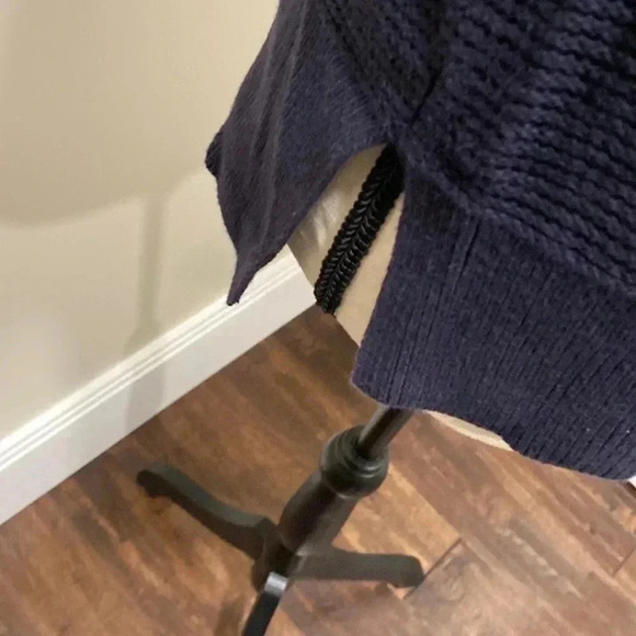 Loft Sweater - Picture 3 of 7